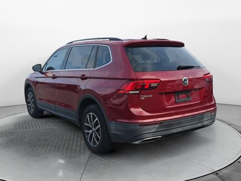 Used 2019 Volkswagen Tiguan SE w/ Panoramic Sunroof Package FWD image 3