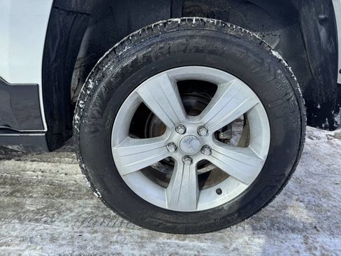 Used 2017 Jeep Patriot Sport w/ Tire & Wheel Group image 10