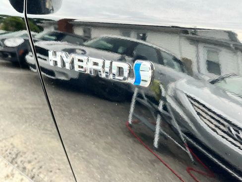 Used 2012 Toyota Prius V Three FWD image 44