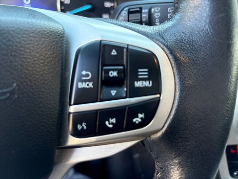 Used 2022 Ford Explorer XLT w/ Equipment Group 202A image 17