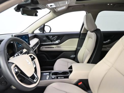 New 2026 Lincoln Corsair Reserve image 13