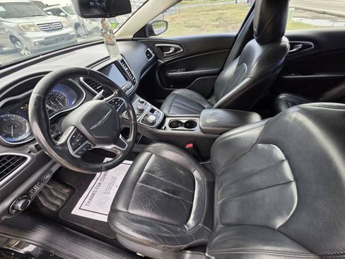 Used 2016 Chrysler 200 Limited FWD image 3