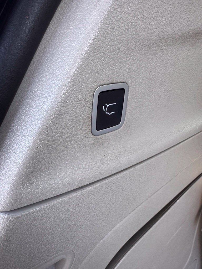 Used 2019 Chrysler Pacifica Limited FWD image 16