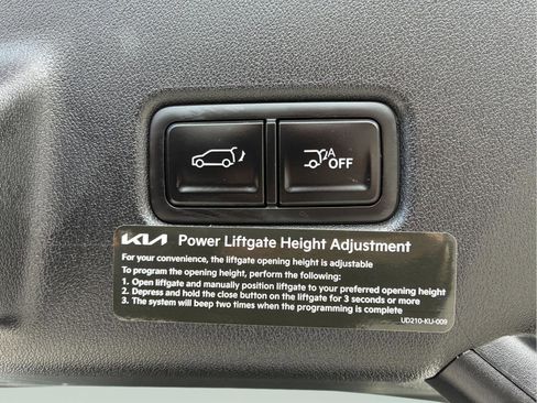 Used 2027 Kia Telluride S w/ Towing Package AWD/4WD image 11