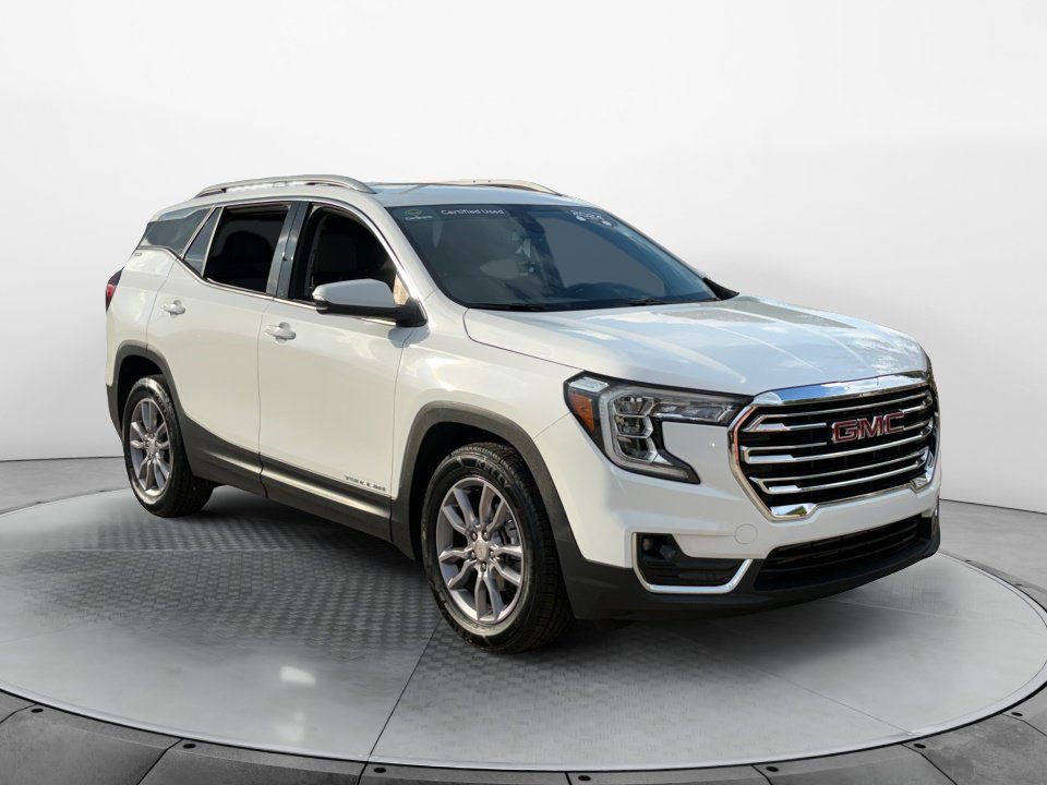Used 2024 GMC Terrain SLT FWD image 1