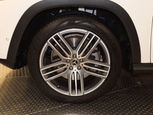 Certified 2025 Mercedes-Benz GLS 450 4MATIC image 24