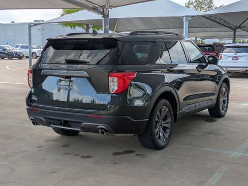 Used 2021 Ford Explorer XLT w/ Equipment Group 202A image 5