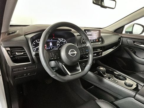 Used 2023 Nissan Rogue SL AWD/4WD image 16