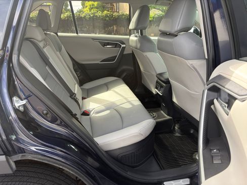 Used 2023 Toyota RAV4 Limited AWD/4WD image 27