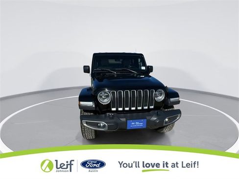 Used 2018 Jeep Wrangler Unlimited Sahara image 3