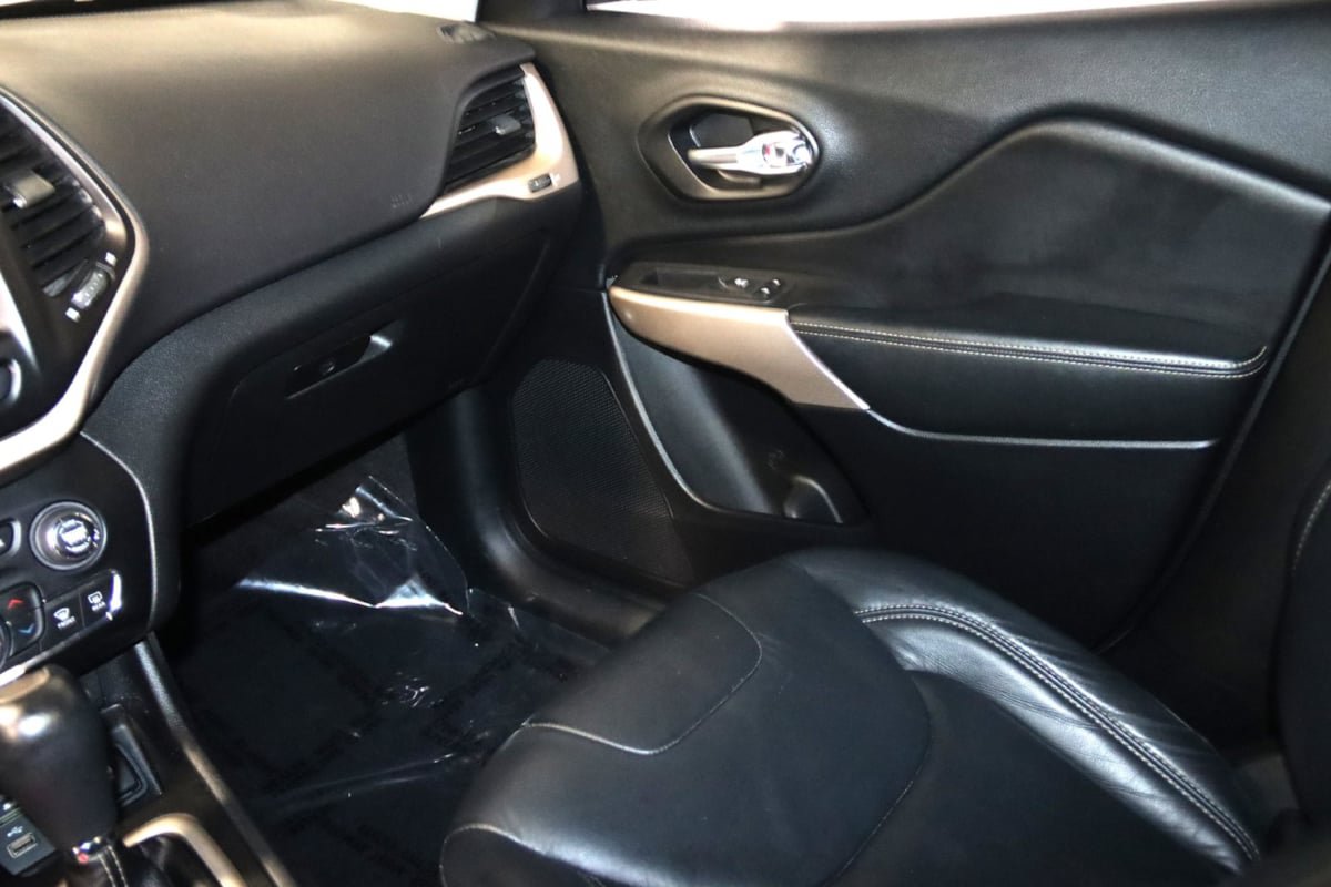 Used 2017 Jeep Cherokee High Altitude AWD/4WD image 49
