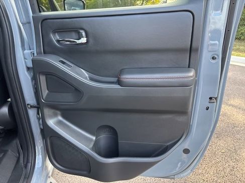 Used 2025 Nissan Frontier PRO-4X w/ Pro Premium Package image 8