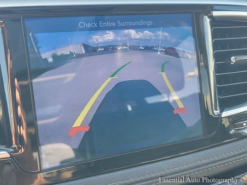 Used 2017 Chrysler Pacifica Limited image 17