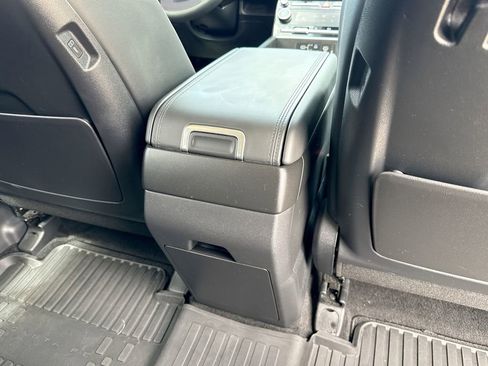 Used 2025 Hyundai Santa Fe SEL FWD image 18
