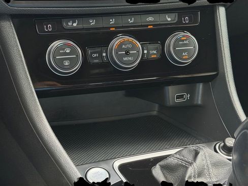 Used 2019 Volkswagen Jetta R-Line FWD image 25
