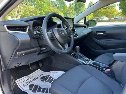 Used 2021 Toyota Corolla LE FWD image 11