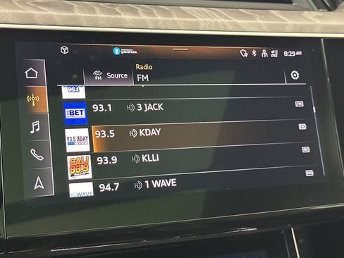 Certified 2023 Audi e-tron Premium w/ Convenience Plus Package image 17