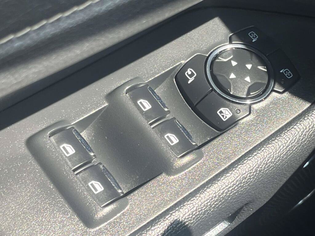 Used 2024 Ford Expedition XLT AWD/4WD image 32