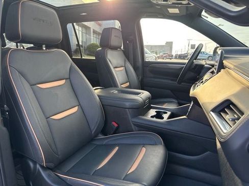 Used 2023 GMC Yukon XL AT4 w/ AT4 Premium Package AWD/4WD image 31
