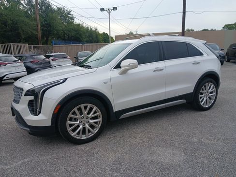 Used 2020 Cadillac XT4 Premium Luxury FWD image 3