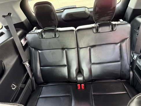 Used 2023 Ford Explorer XLT w/ Equipment Group 202A RWD image 16