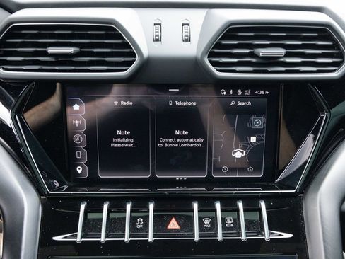 Used 2024 Lamborghini Urus S image 31