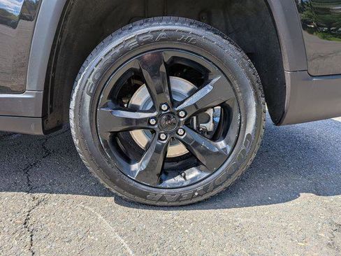 Certified 2024 Jeep Grand Cherokee L Laredo AWD/4WD image 30