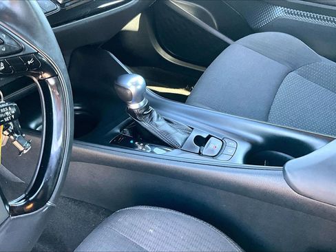 Used 2018 Toyota C-HR XLE FWD image 13