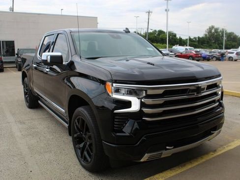 Used 2024 Chevrolet Silverado 1500 High Country AWD/4WD image 7