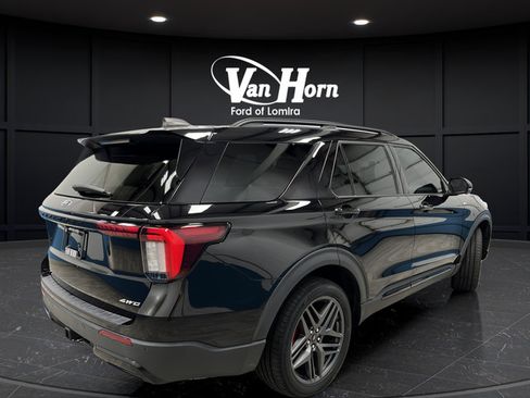 Used 2025 Ford Explorer ST-Line w/ Premium Package AWD/4WD image 7