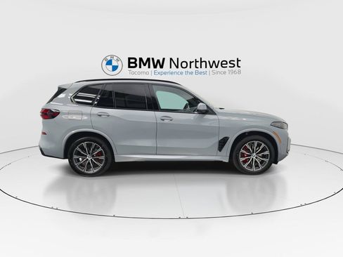 New 2026 BMW X5 xDrive40i w/ M Sport Package AWD/4WD image 5