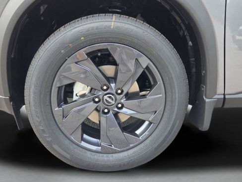 New 2026 Nissan Rogue SV FWD image 29