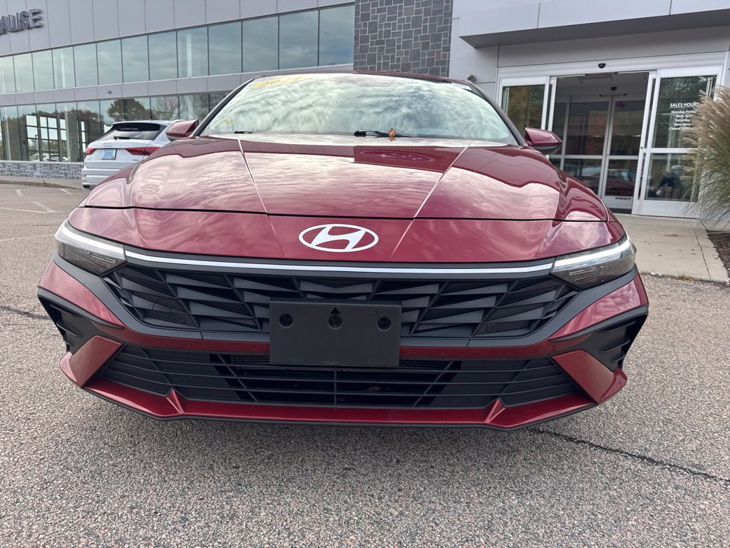 Used 2024 Hyundai Elantra SEL FWD image 5