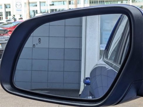 Used 2025 Hyundai Venue Limited image 27