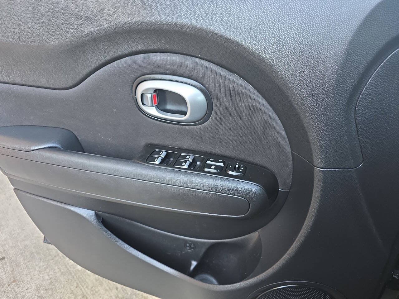 Used 2017 Kia Soul + FWD image 9