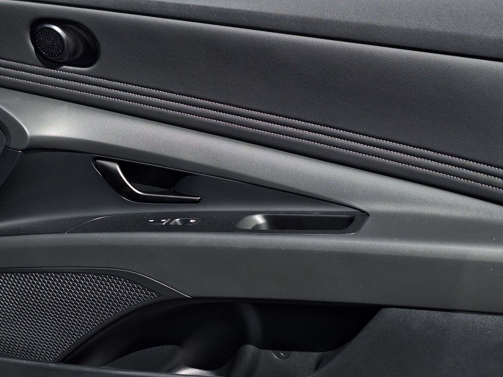 New 2026 Hyundai Elantra SEL Sport Premium FWD image 25