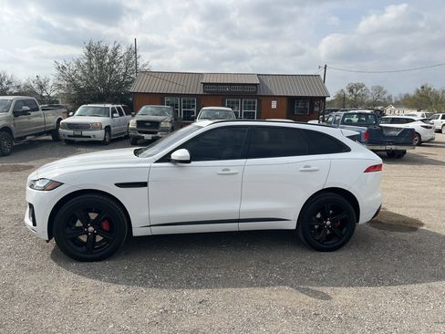 Used 2017 Jaguar F-PACE S image 3