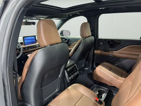 Used 2024 Lincoln Aviator Reserve w/ Elements Package Plus RWD image 12