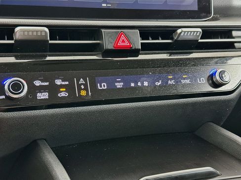 Used 2026 Kia Sportage LX FWD image 23
