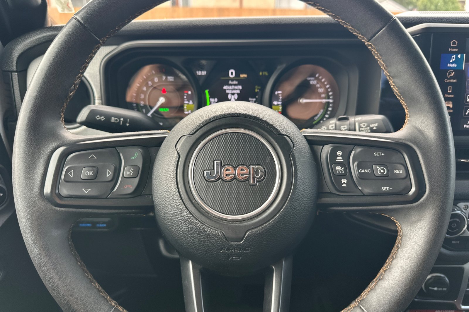 Used 2024 Jeep Wrangler Unlimited AWD/4WD image 29