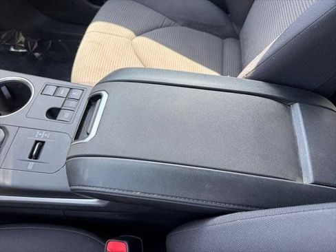 Used 2023 Toyota Highlander L FWD image 57