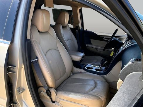 Used 2011 GMC Acadia SLT FWD image 8