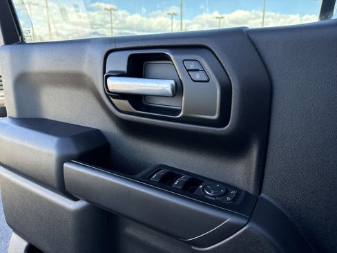 Used 2020 Chevrolet Silverado 1500 Custom w/ Custom Value Package image 15