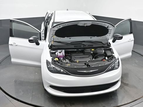 New 2026 Chrysler Voyager LX image 62