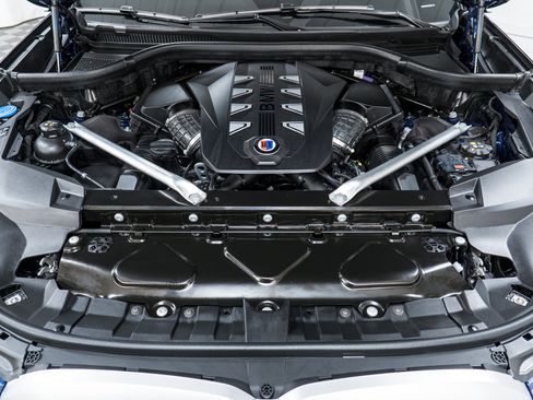New 2026 BMW ALPINA XB7 image 9