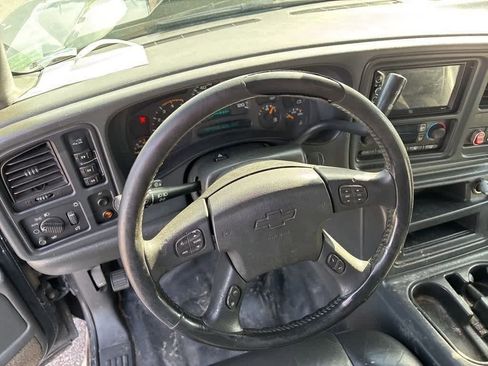 Used 2003 Chevrolet Silverado 2500 LS w/ Skid Plate Package image 11