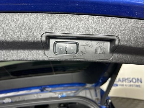 Used 2020 Ford Explorer XLT w/ Comfort Package AWD/4WD image 38