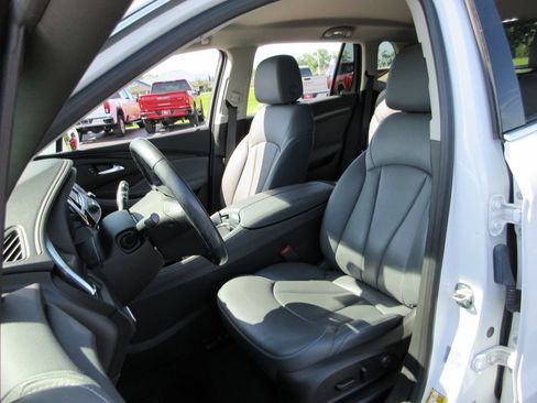 Used 2020 Buick Envision Essence FWD image 17