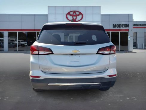 Used 2022 Chevrolet Equinox LT FWD image 4