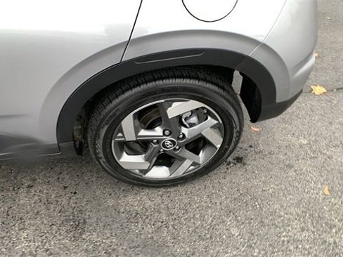 Used 2025 Hyundai Venue SEL image 30